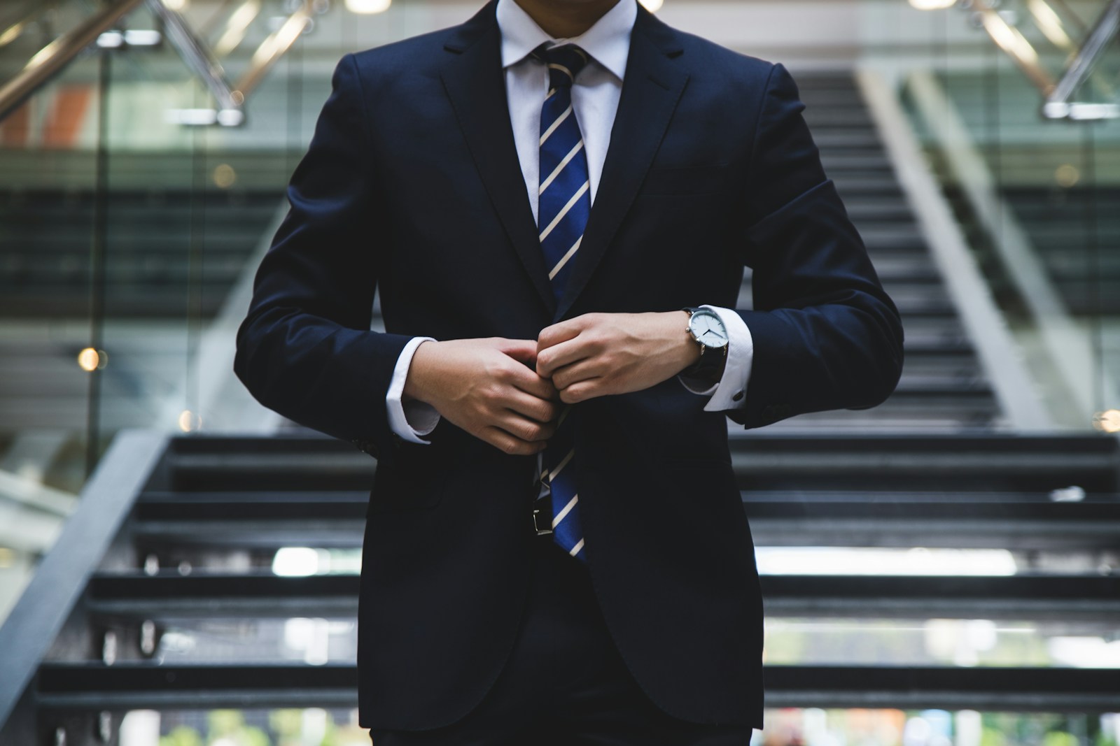 Human vs AI Career Coaches: Who Wins?